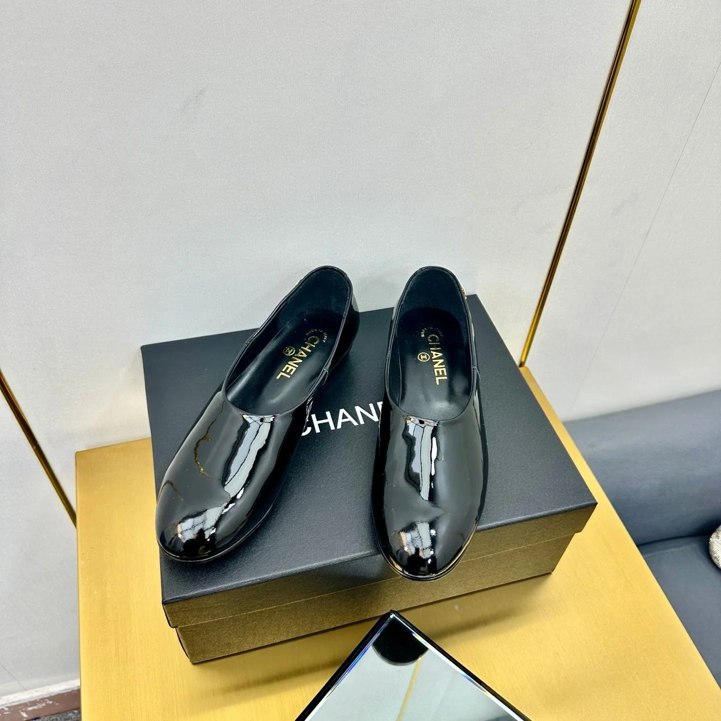CC SIMPLE FLATS 25S IN BLACK GLOSSY LEATHER