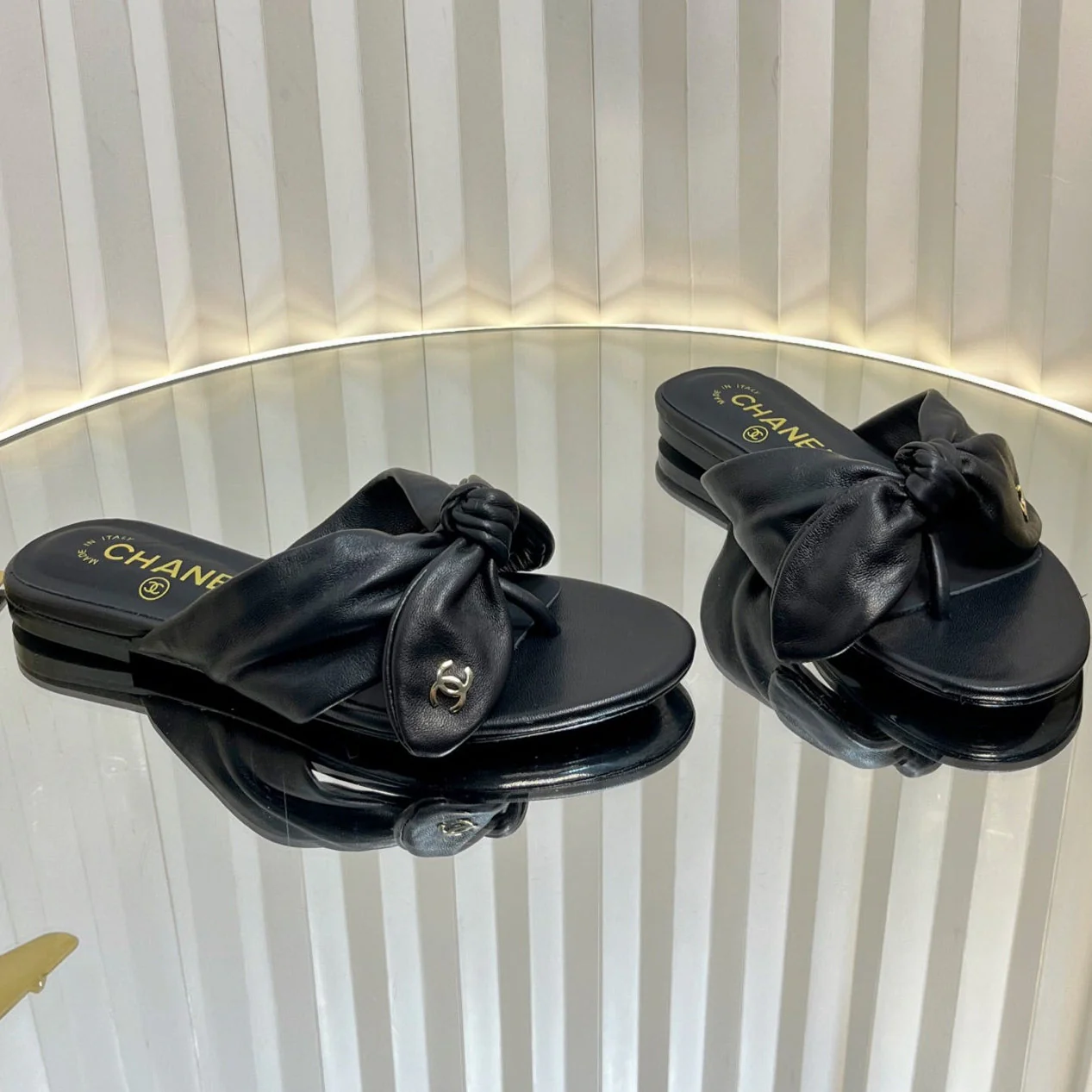 LACE SANDALS IN BLACK CALFSKIN
