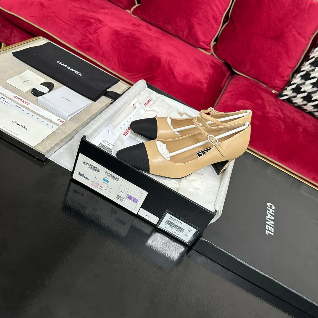 HIGH MARY JANE IN DARK CREAM CALFSKIN AND BLACK SATIN