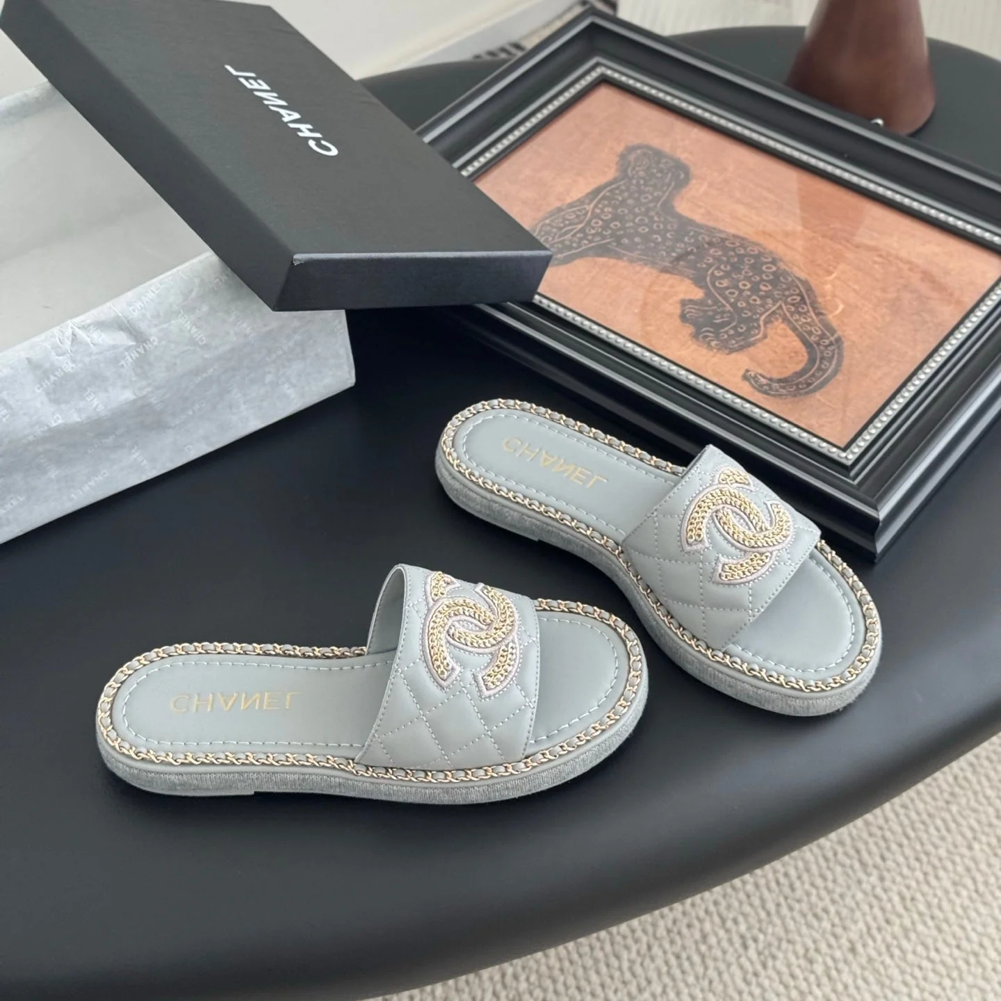 SLIPPER IN BEAU BLUE CALFSKIN MIX CHAIN BASE