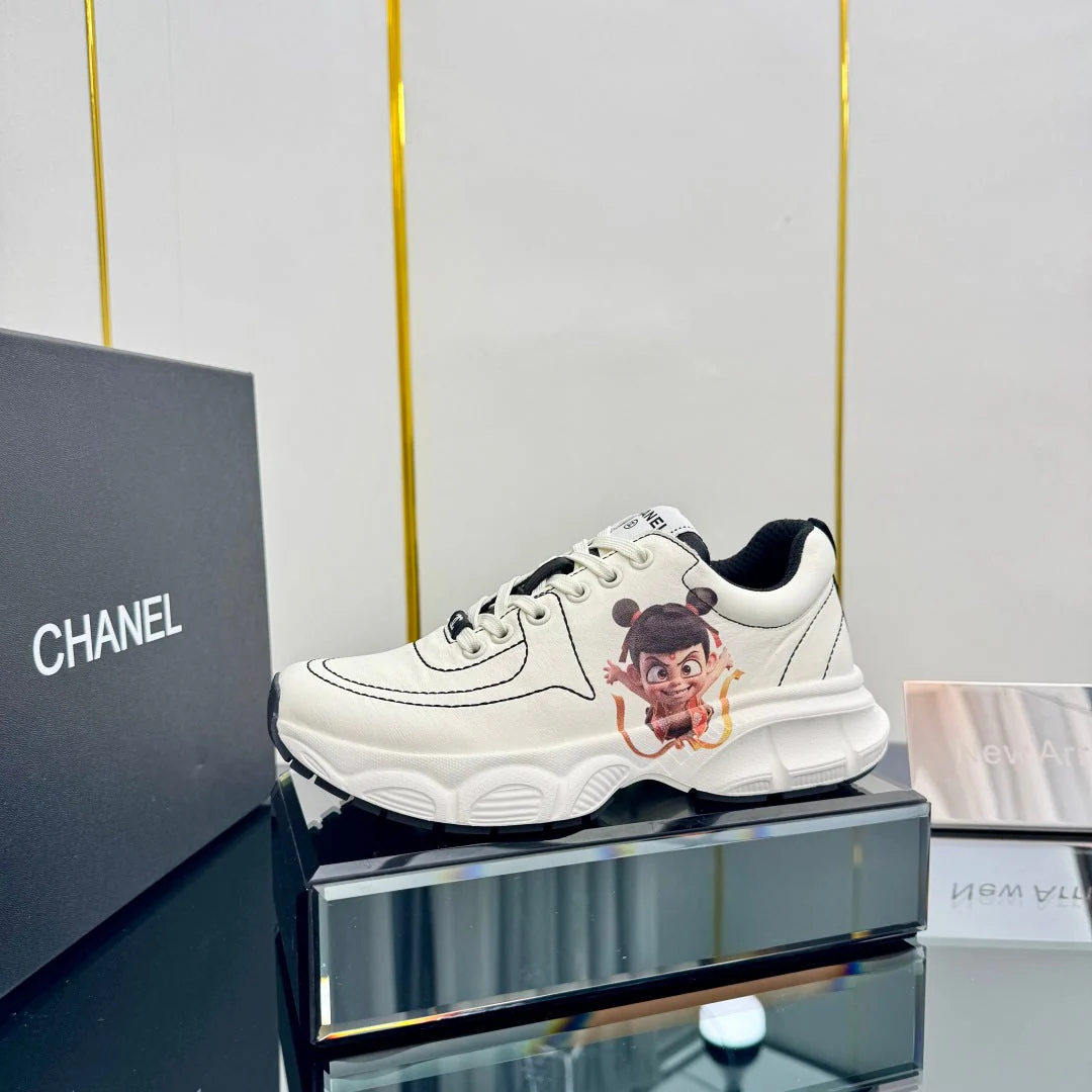 TRAINERS SNEAKER IN WHITE CALFSKIN WITH STICKER 238626