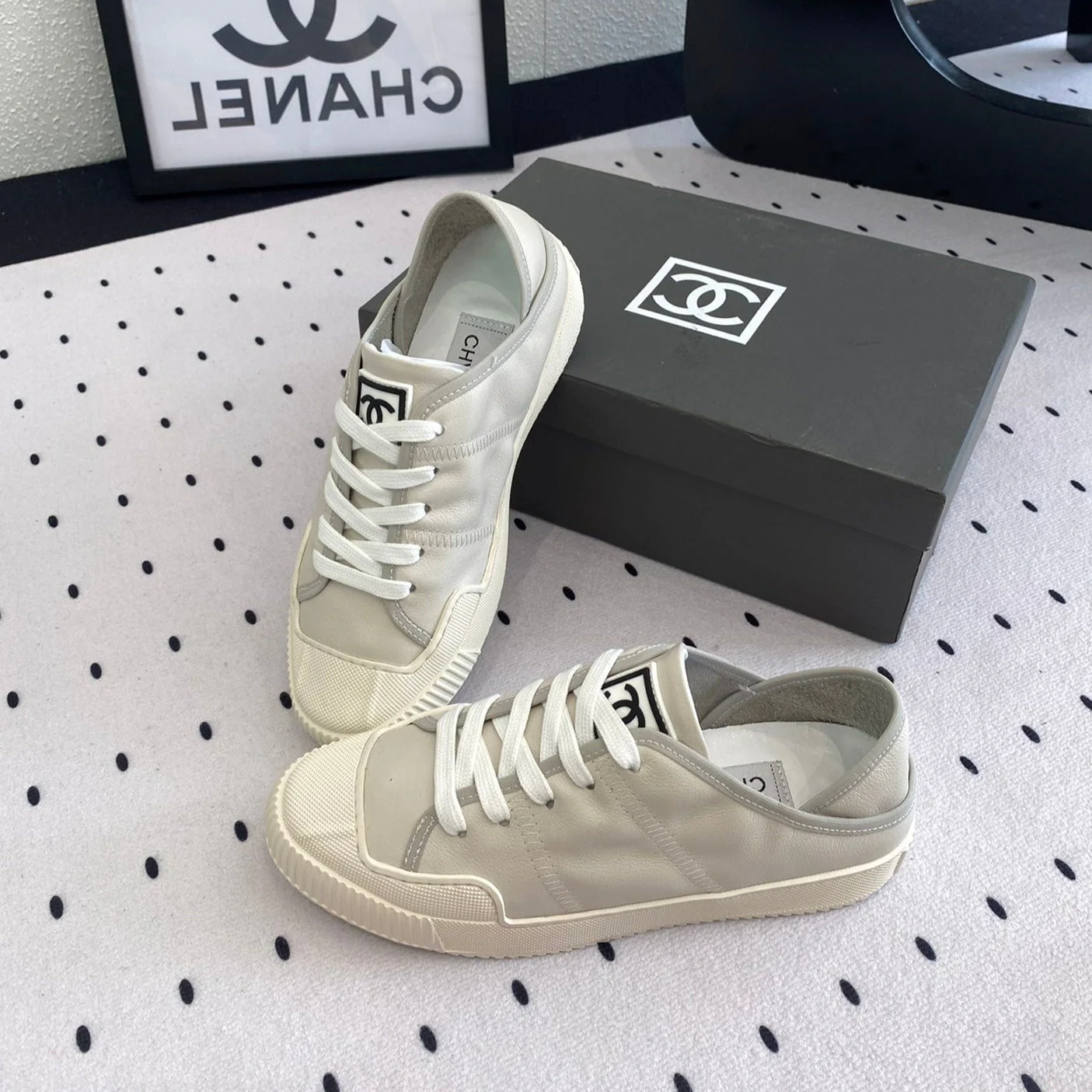 CASUAL SHOES IN GREY LAMBSKIN