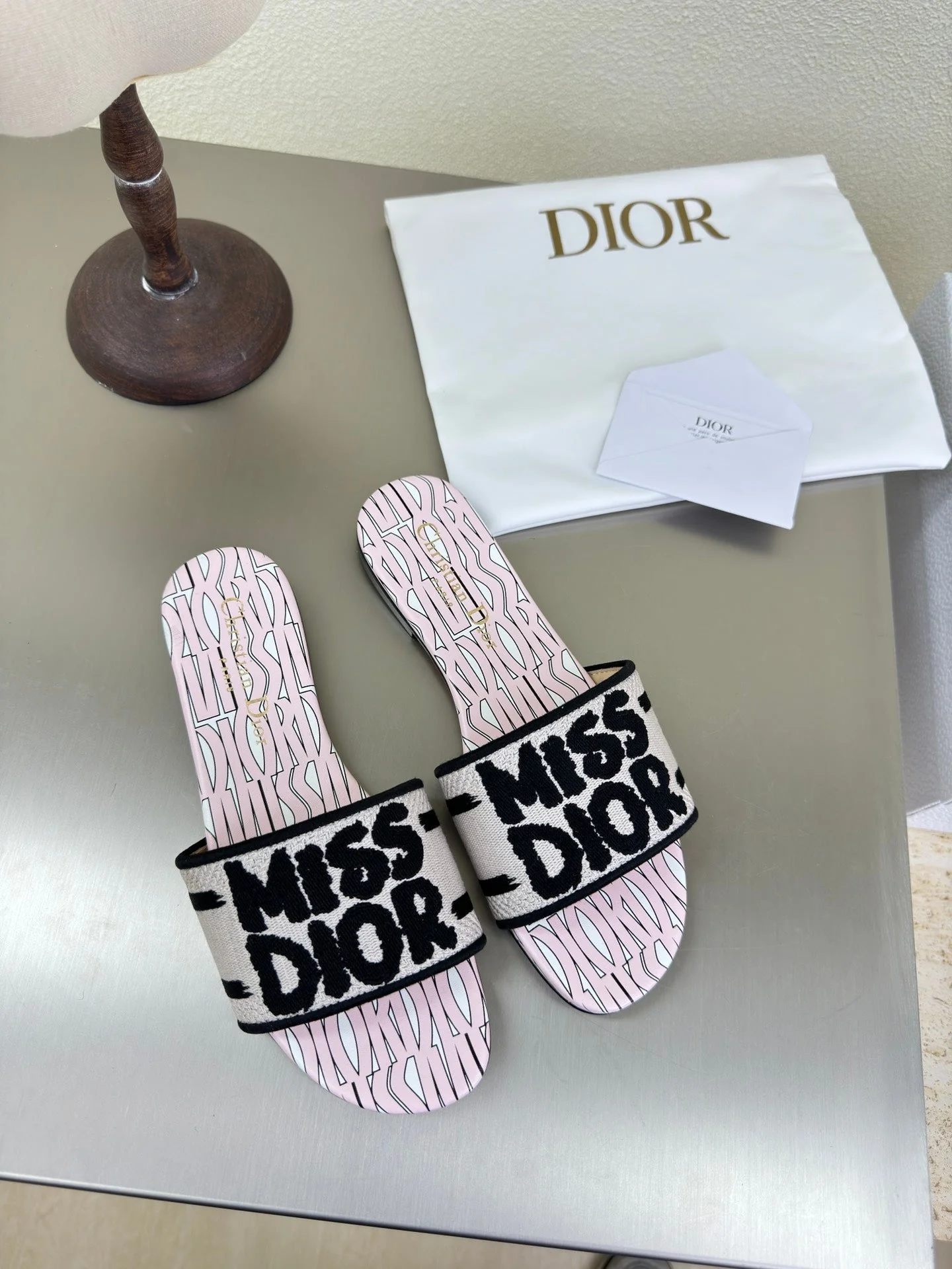 DWAY SLIDE EMBROIDERED COTTON AND LIGHT PINK MISS DIOR ALLOVER MOTIF