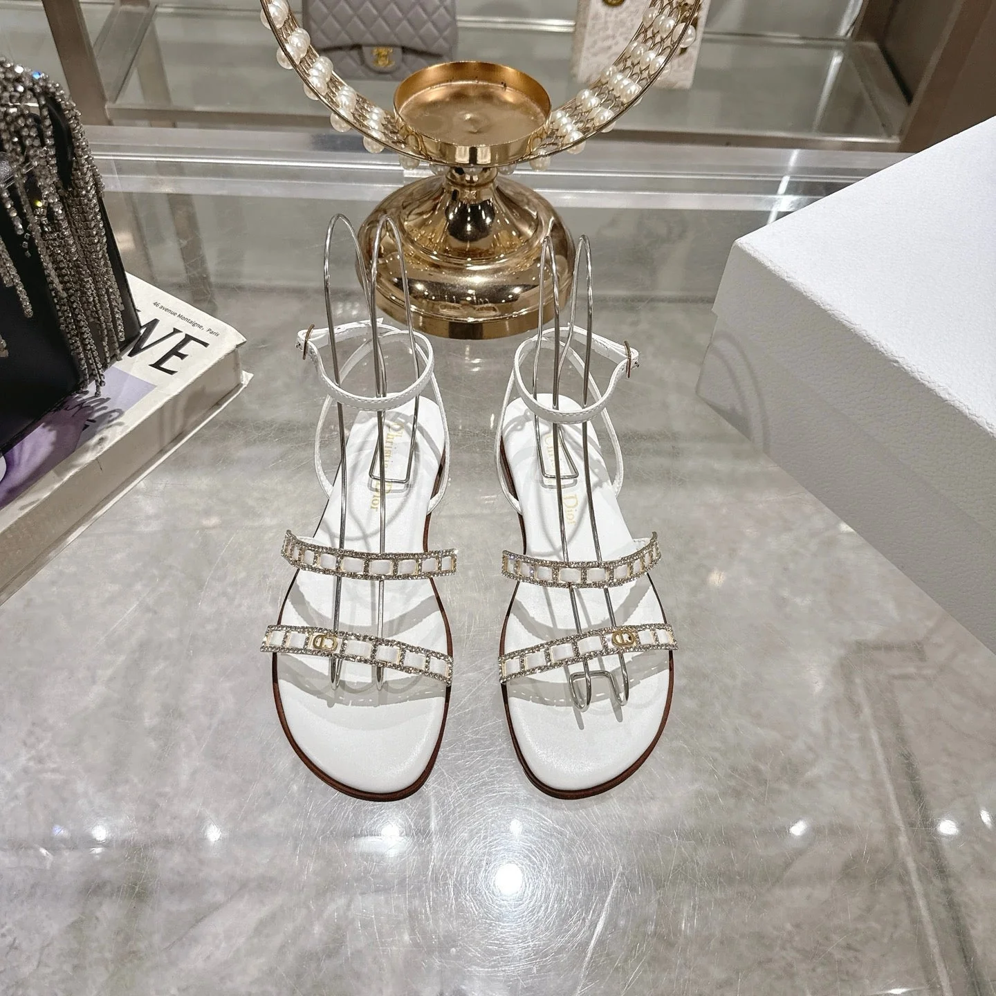 FLAT SANDALS 25S IN WHITE CALFSKIN RHINESTONES STRAP