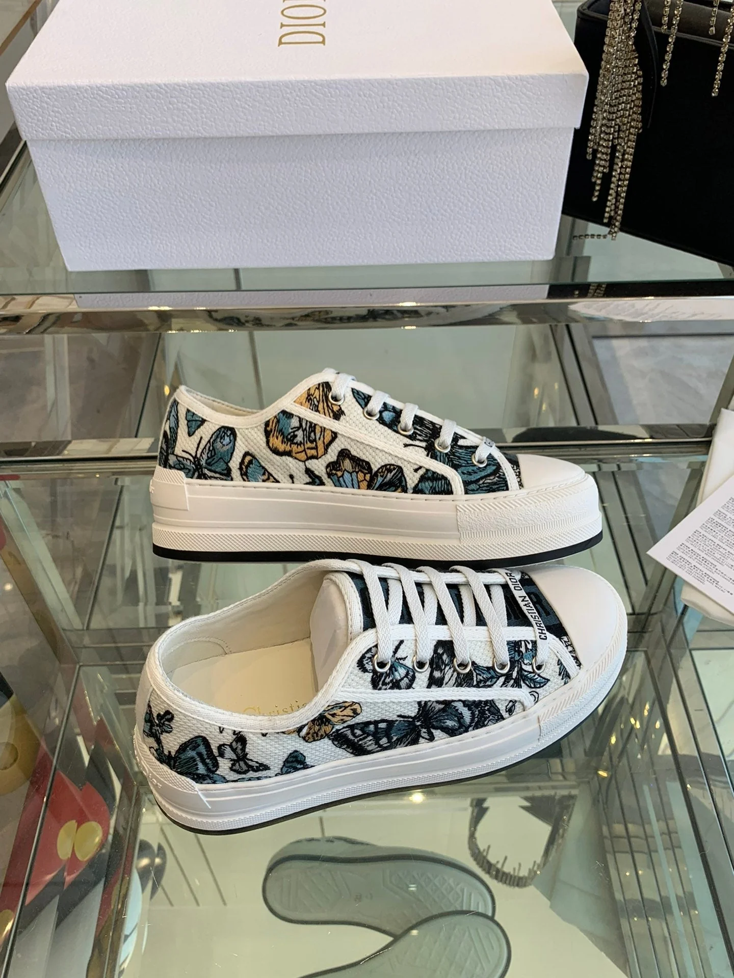 WALK'N PLATFORM SNEAKER IN COLORFUL EMBROIDERED FABRIC
