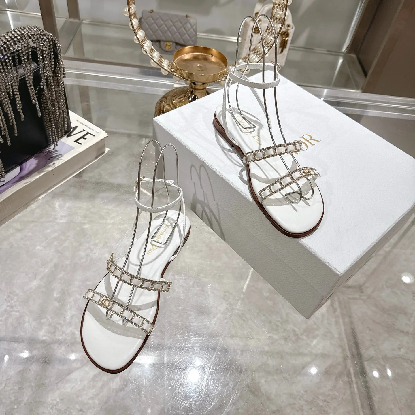 FLAT SANDALS 25S IN WHITE CALFSKIN RHINESTONES STRAP