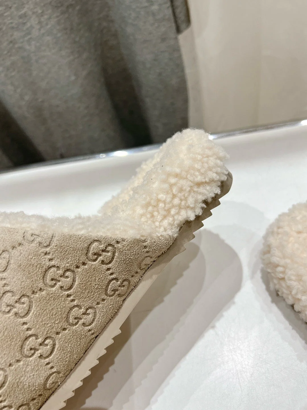 HORSEBIT MULE IN BEIGE EMBOSSED SUEDE AND FLEECE LINING