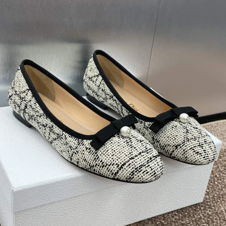 BALLET FLAT IN WHITE MIX BLACK EMBROIDERED CANNAGE TWEED
