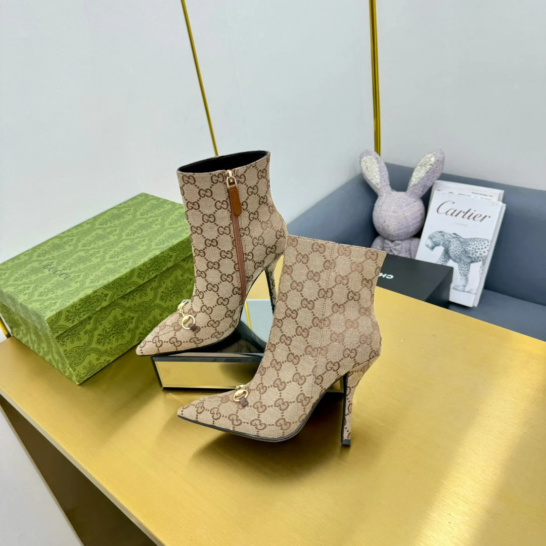 GG HORSEBIT ANKLE BOOT IN TAN BEIGE MONOGRAM CANVAS