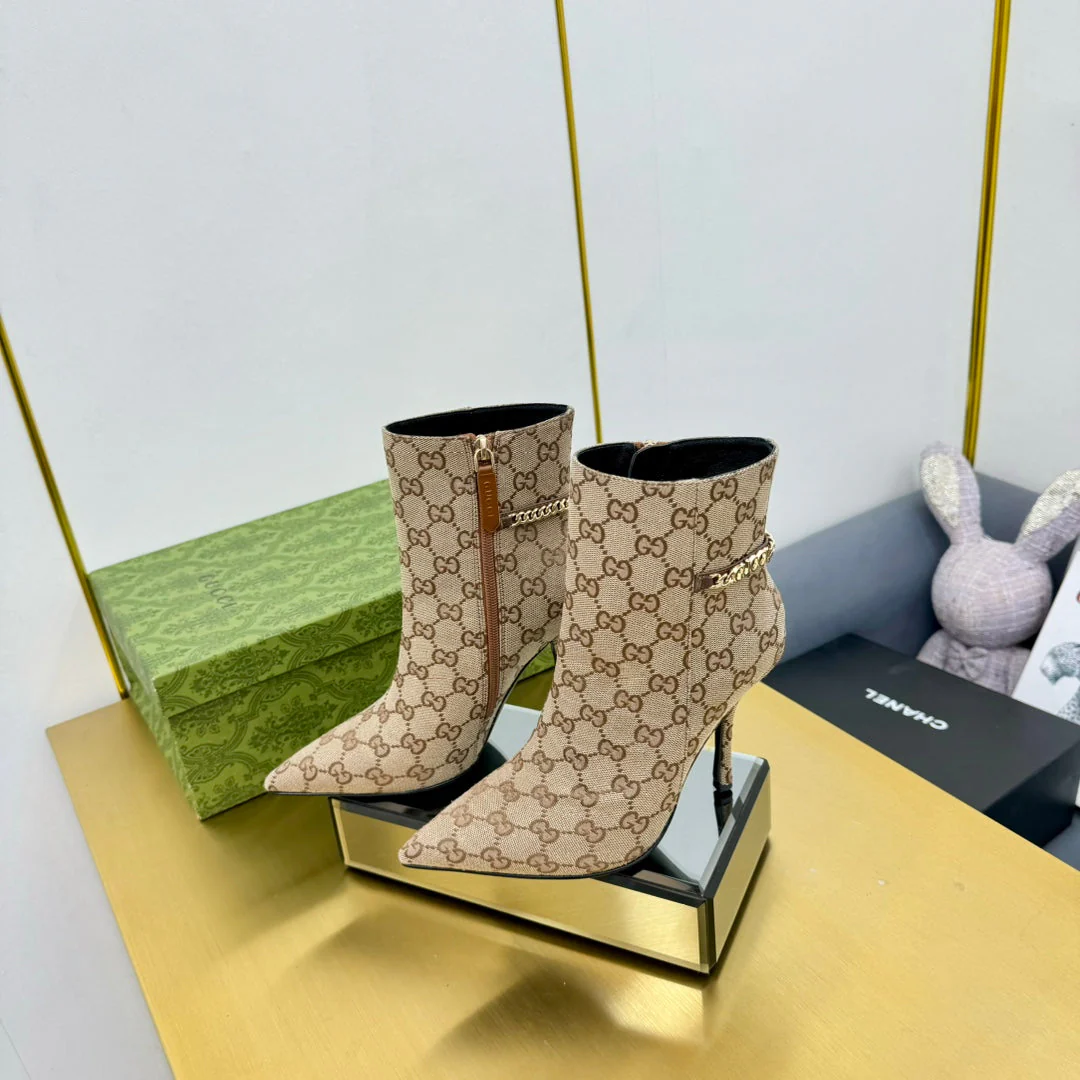 GG SIGNORIA ANKLE BOOT IN TAN BEIGE MONOGRAM CANVAS