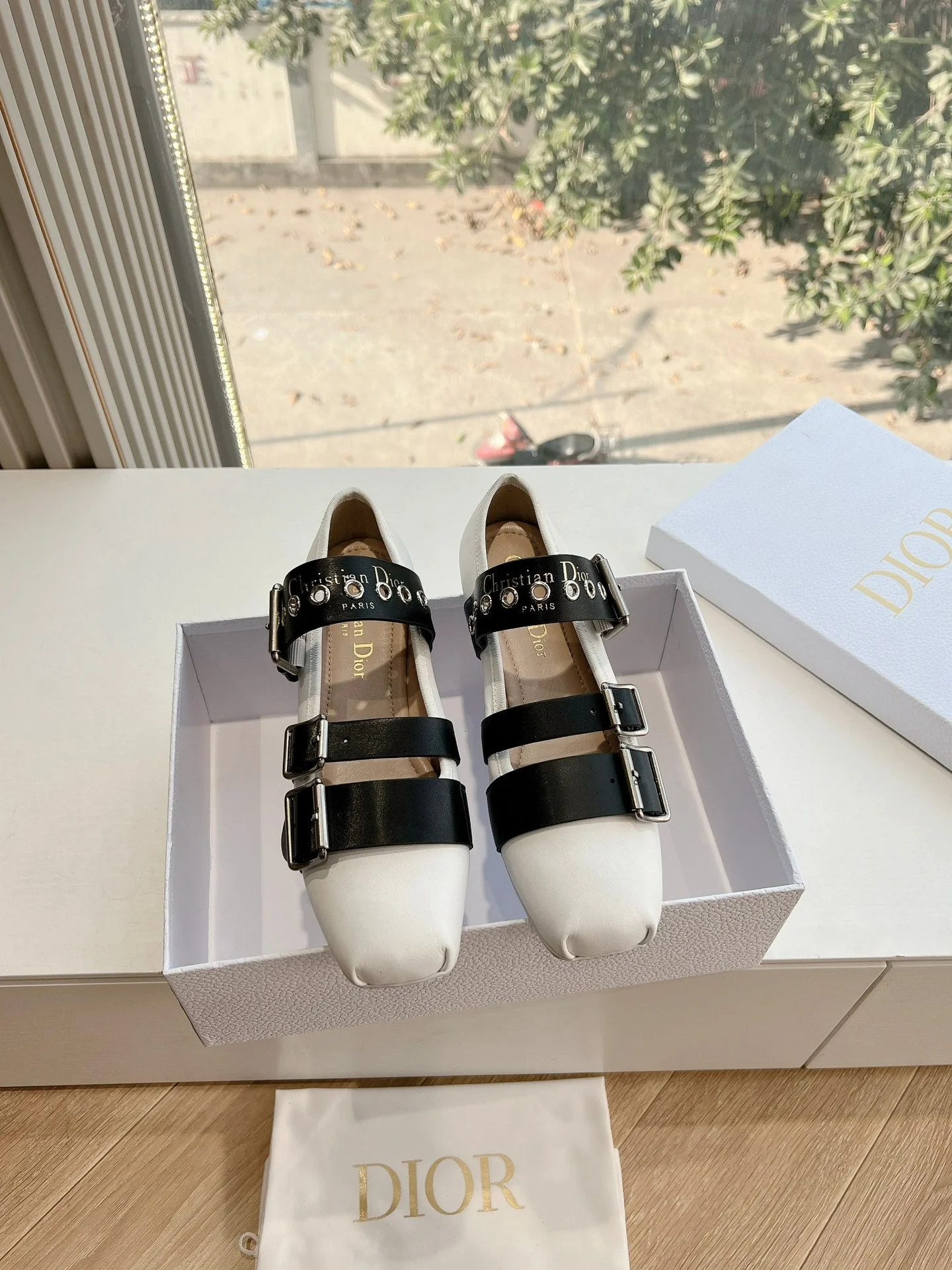 PUNK BALLET FLAT IN WHITE MIX BLACK SUPPLE CALFSKIN