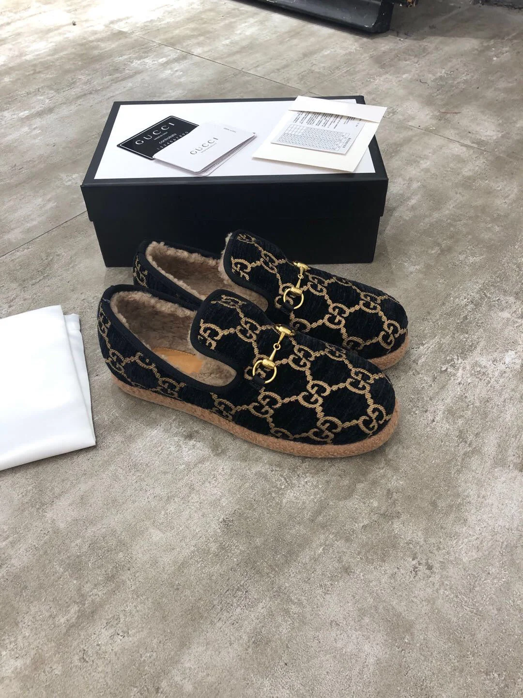 GG HORSEBIT LOAFER IN BLACK MIX YELLOW WOOL AND LAMB FUR LINING