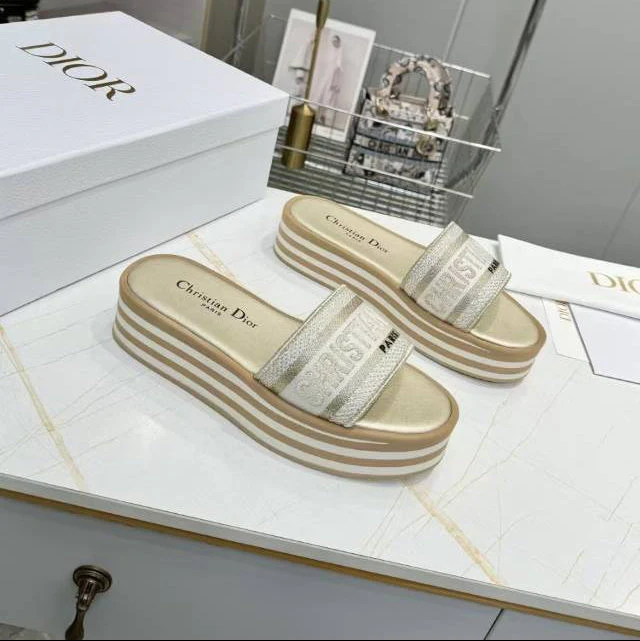 CD DWAY PLATFORM SLIDE IN SAGE GREEN AND WHITE COTTON STRIPED SOLE