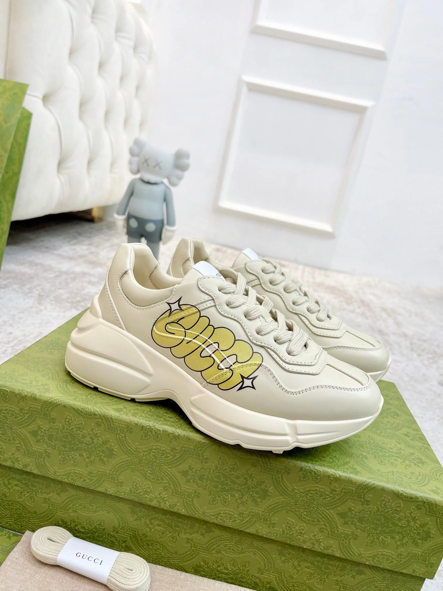 GG RHYTON TRAINER WHITE LAMBSKIN WITH ICON