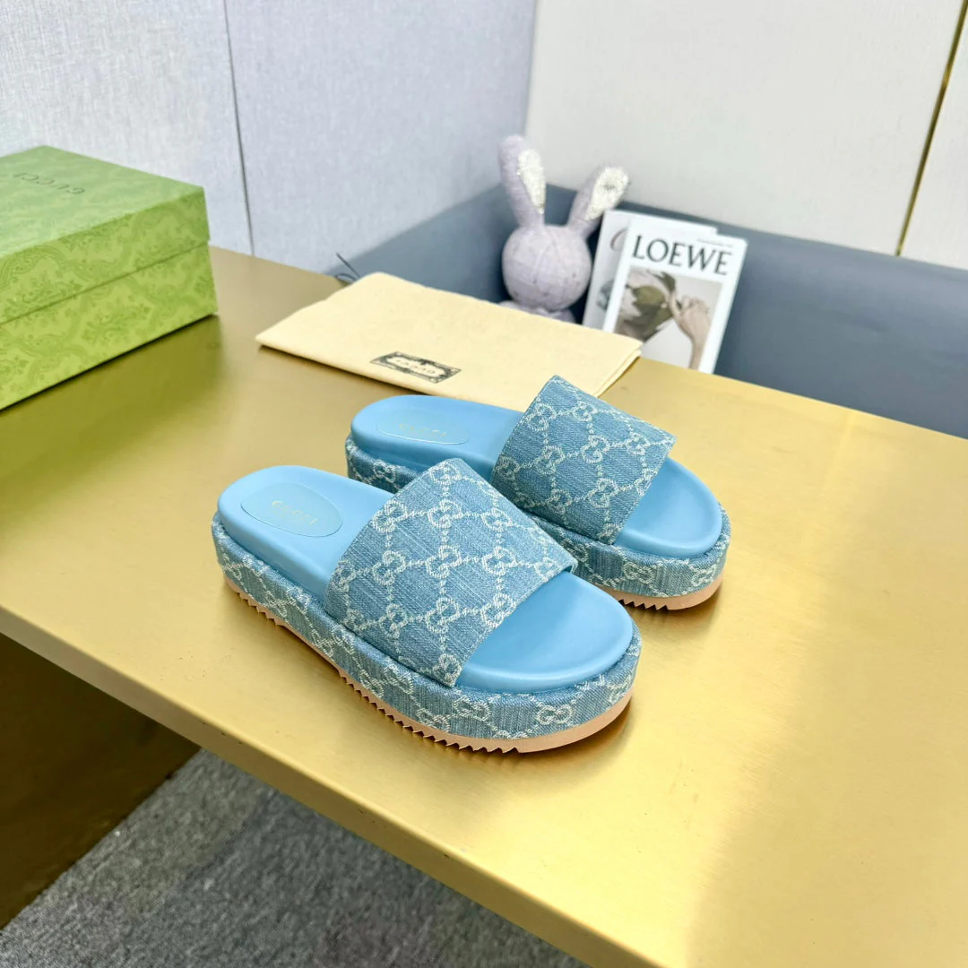 GG PLATFORM SLIDE SANDAL SKY CANVAS