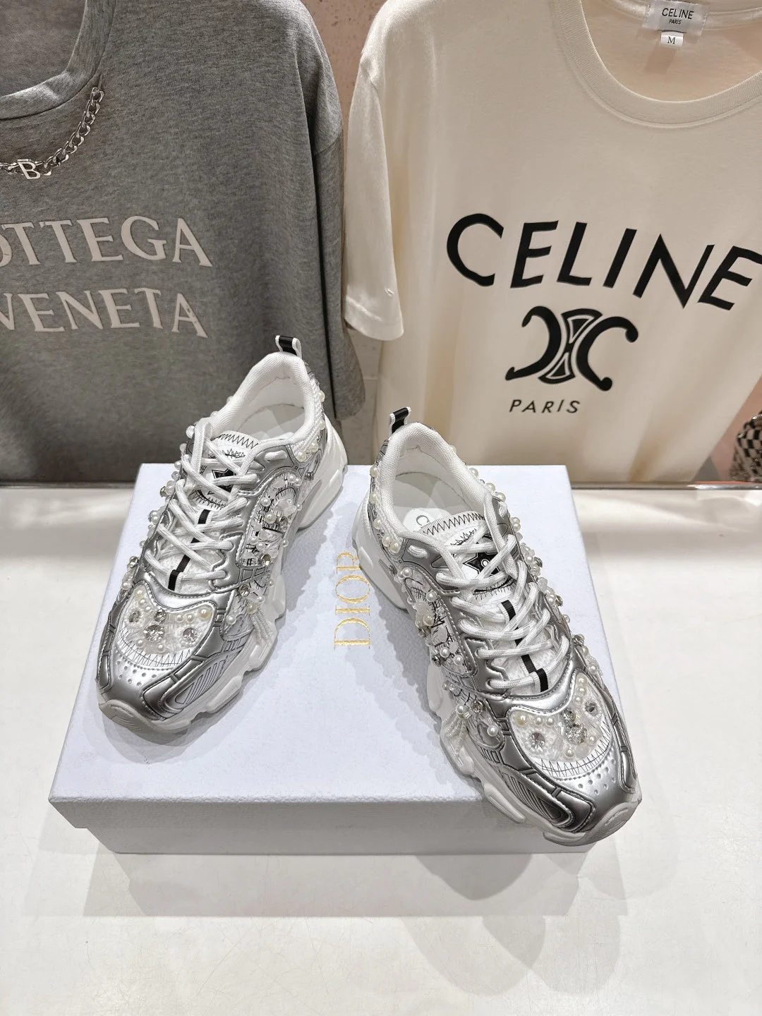 DIOR 25S SNEAKER IN SILVER LAMBSKIN AND MESH FABRIC WITH PEARL DETAILING