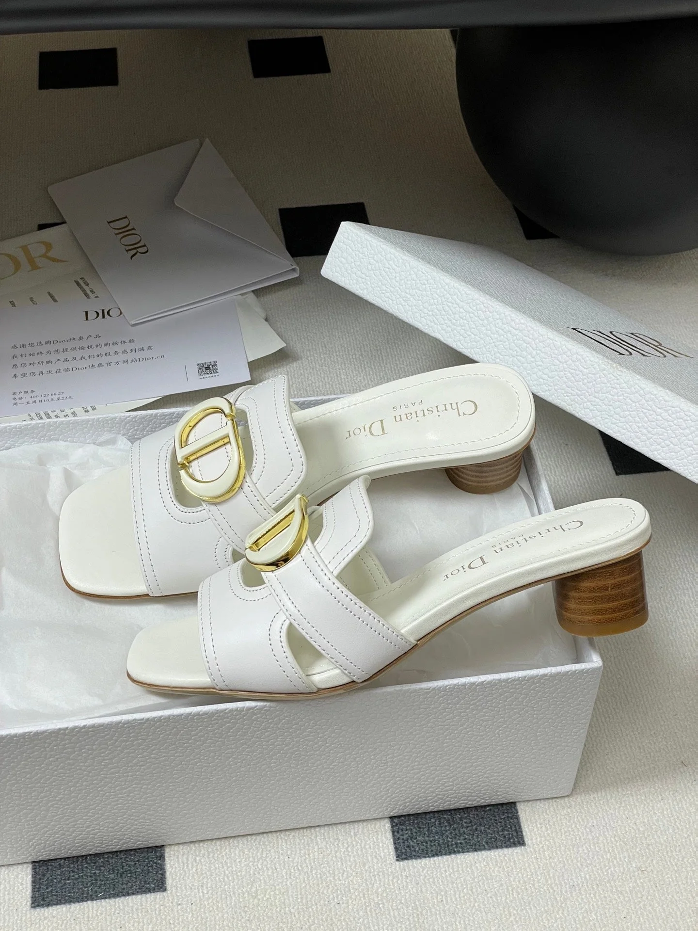 DIOR HIGH HEEL CLASSIC MONTAIGNE 40 MM 25S IN WHITE LAMBSKIN WITH CD LOGO