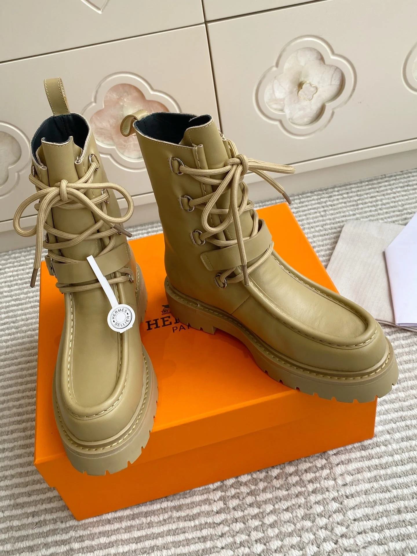 HM 25S ANKLE BOOTS IN WARM BEIGE GOLD LAMBSKIN