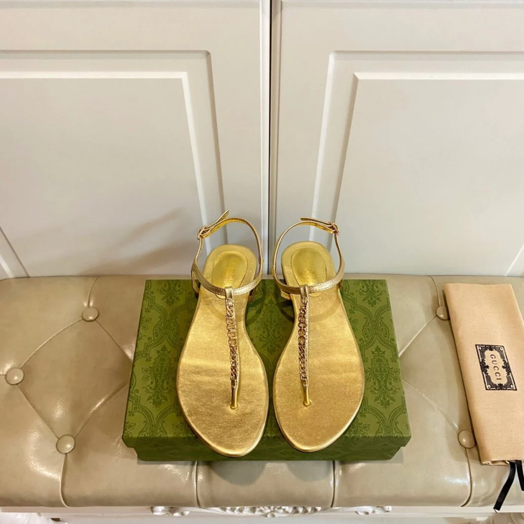 GG SIGNORINA THONG SANDALS IN GOLD SHEEPSKIN