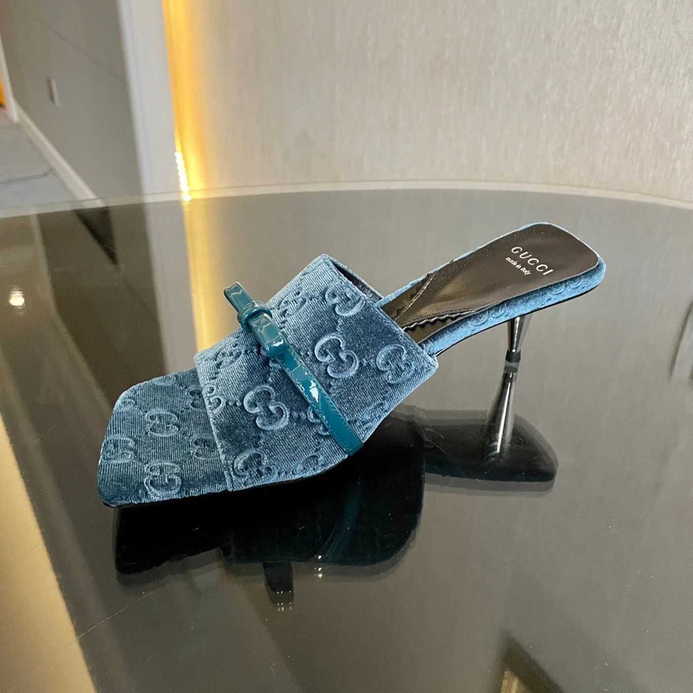 GG VELVET HIGH HEEL SANDALS WITH BEAUTIFUL LOGO DETAILS BLUE SKY