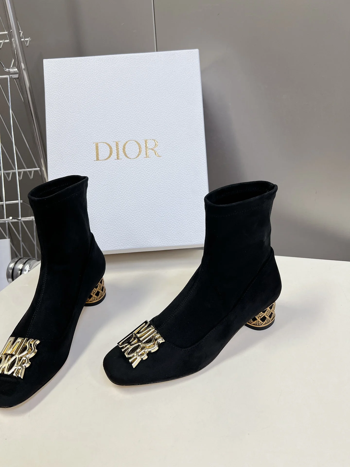 ICON HEELED ANKLE BOOT BLACK SUEDE 4 CM WITH GOLD LOGO
