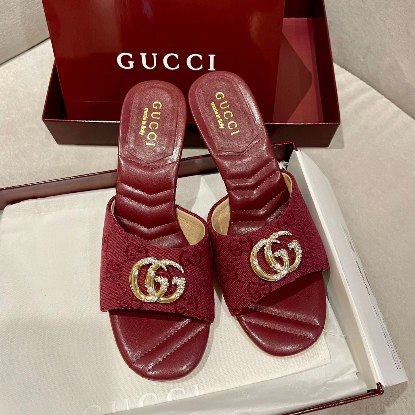 GG HIGH HEELS 70 IN RED LAMBSKIN AND FABRIC GOLD HARDWARE WITH CRYSTALS