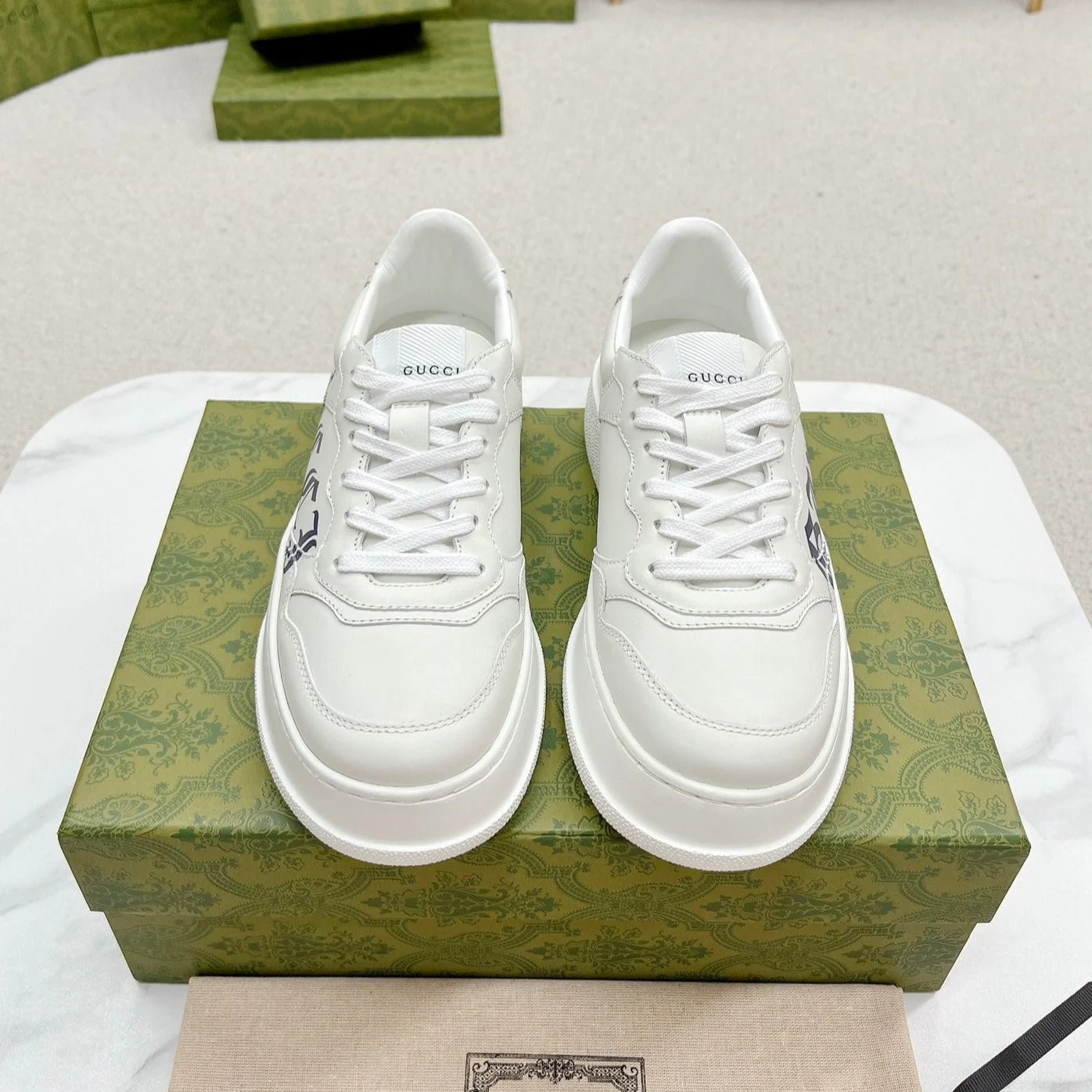 GG TRAINER WHITE CALFSKIN