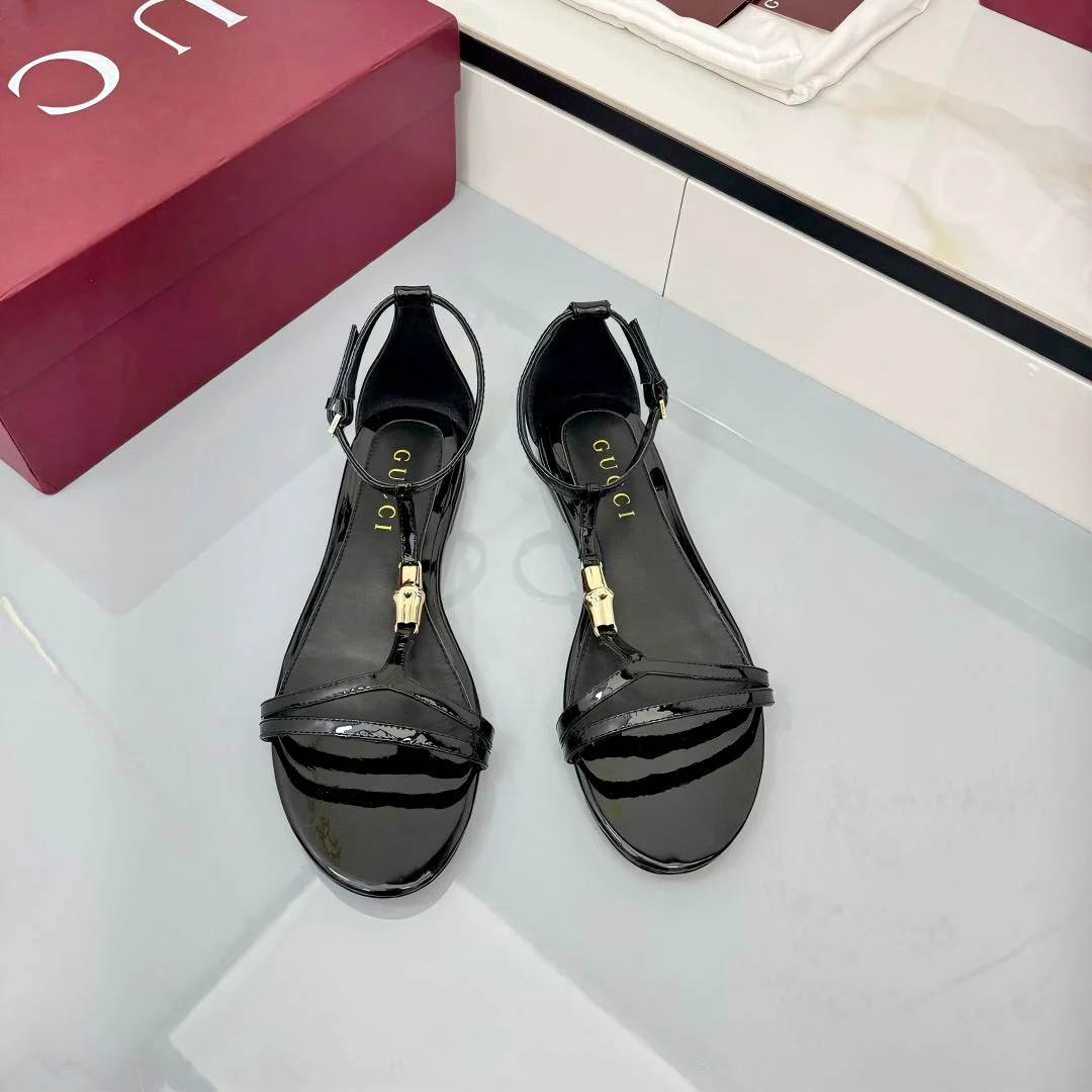 GG THONG SANDALS 25S IN BLACK LAMBSKIN WITH GOLD HARDWARE