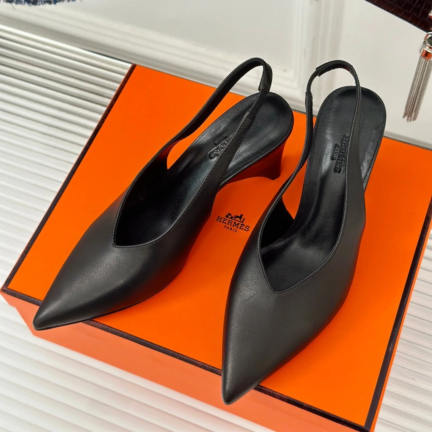 HIGH HEEL 75 MM POINTED- TOE SANDAL IN BLACK CALFSKIN