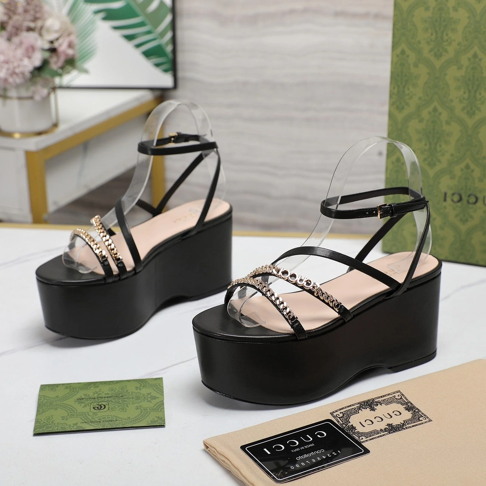 WEDGE PLATFORM IN BLACK SHEEPSKIN