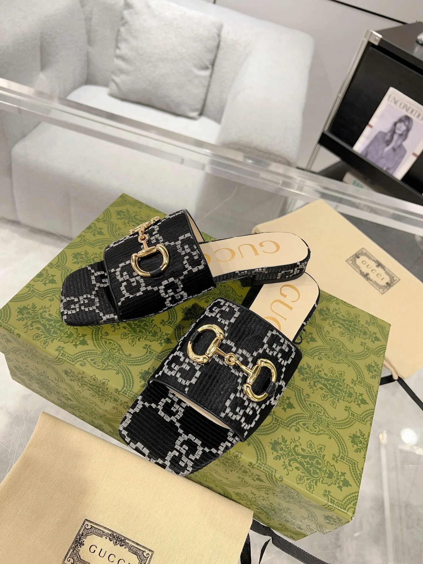 GG CHUNKY SLIDE SANDAL BLACK CALFSKIN