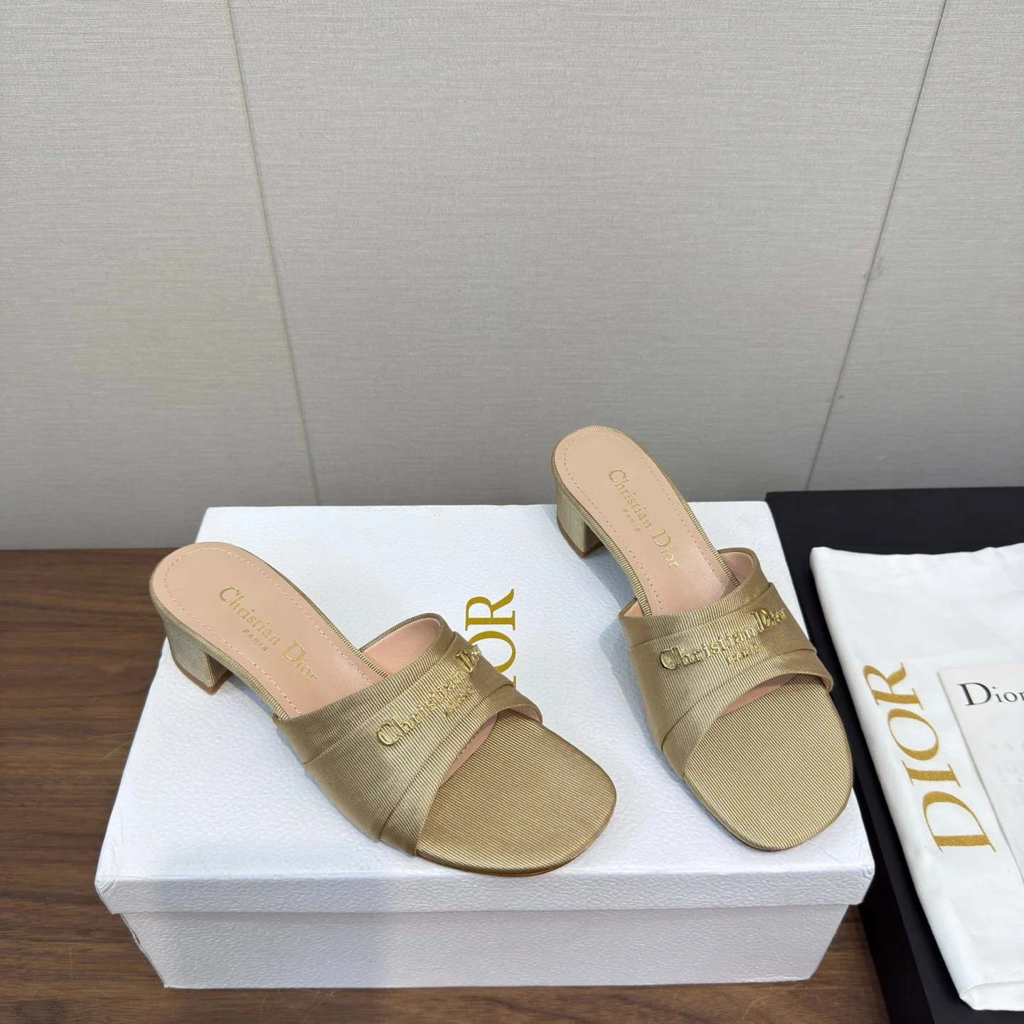 DIOR HIGH HEEL 25S 45 MM IN BEIGE FABRIC WITH GOLD HARDWARE