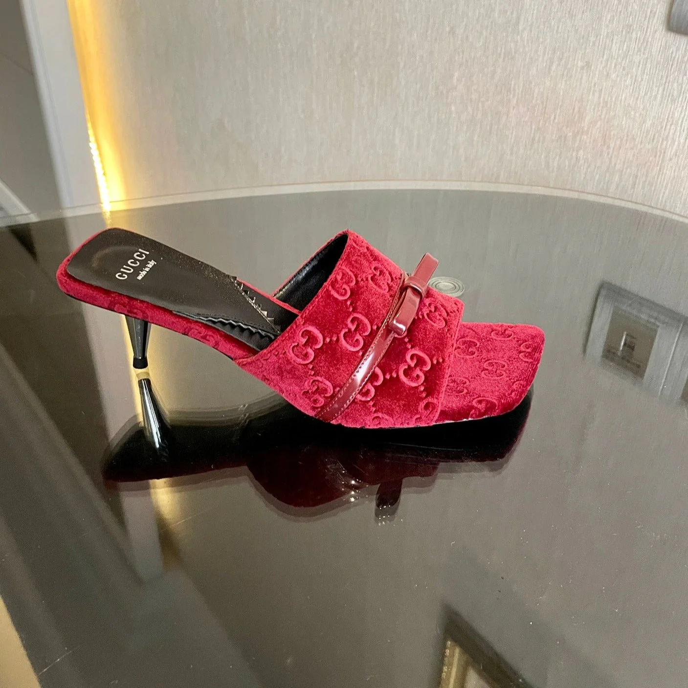 GG VELVET HIGH HEEL SANDALS WITH BEAUTIFUL LOGO DETAILS WINE RED
