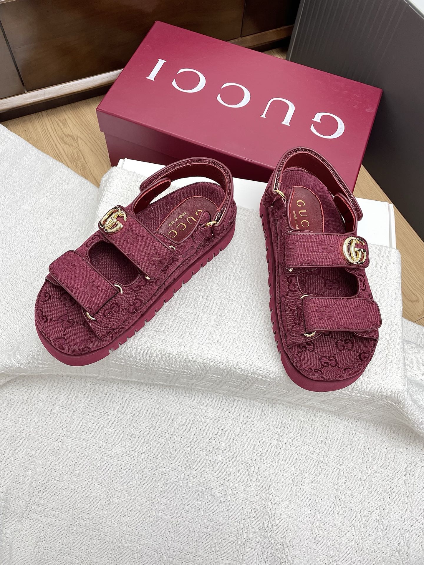 GG CLASSIC SANDALS 25S IN RED FABRIC WITH GOLD HARDWARE