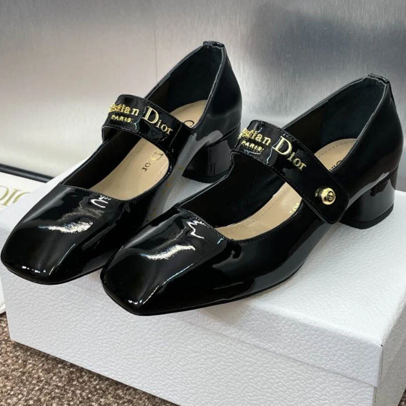 MEDIUM 35 MM HEEL PUMP IN BLACK PATENT CALFSKIN