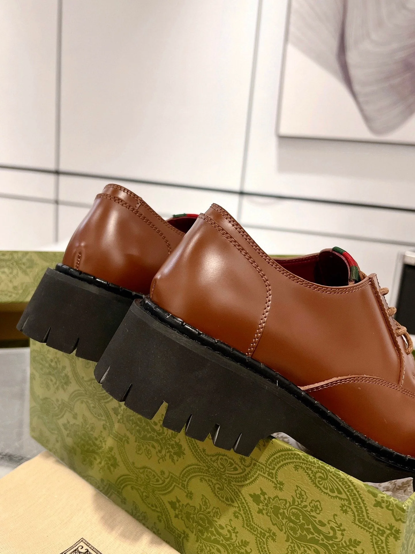 GG LACE-UP LOAFER WITH WEB IN CARAMEL BROWN SHINY LEATHER