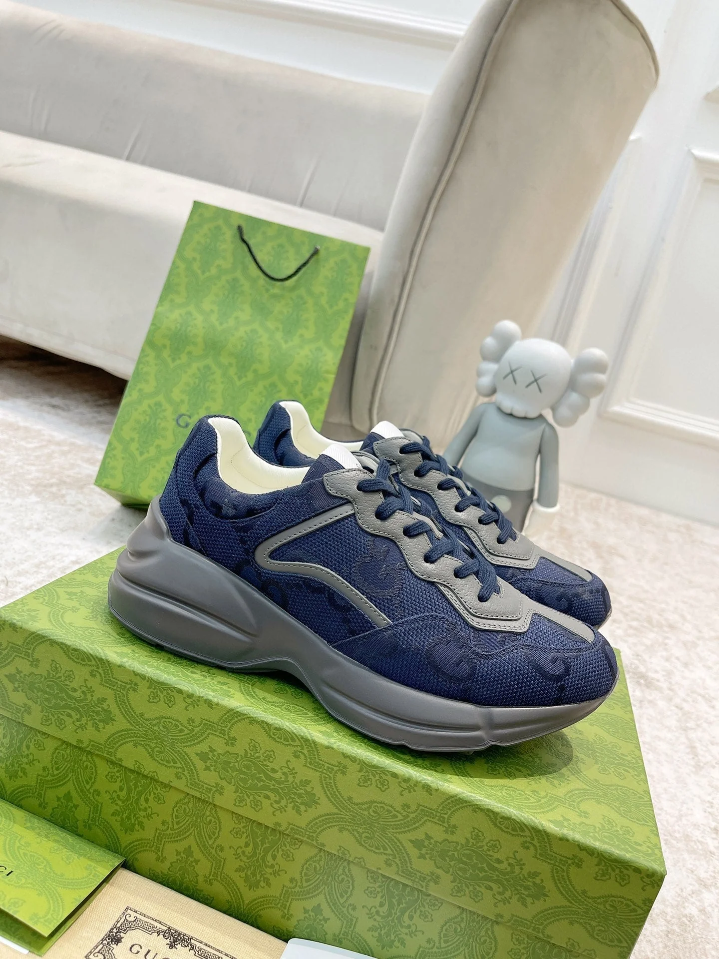 GG RHYTON TRAINER NAVY AND GRAY LAMBSKIN