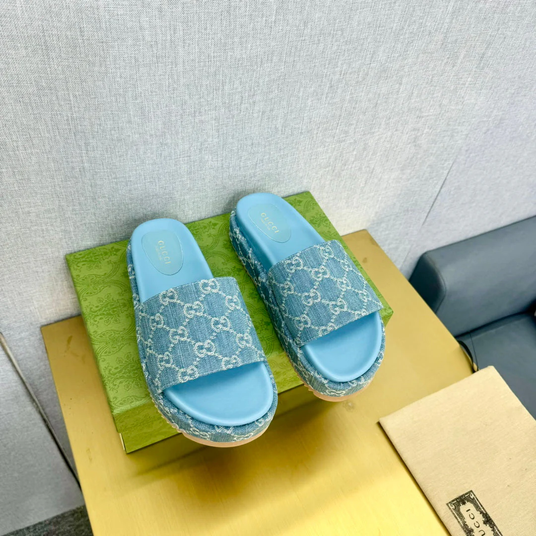GG PLATFORM SLIDE SANDAL SKY CANVAS