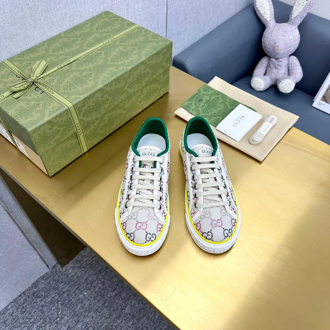 GG TENNIS 1977 TRAINER LIGHT GRAY CANVAS WITH YELLOW TRIM