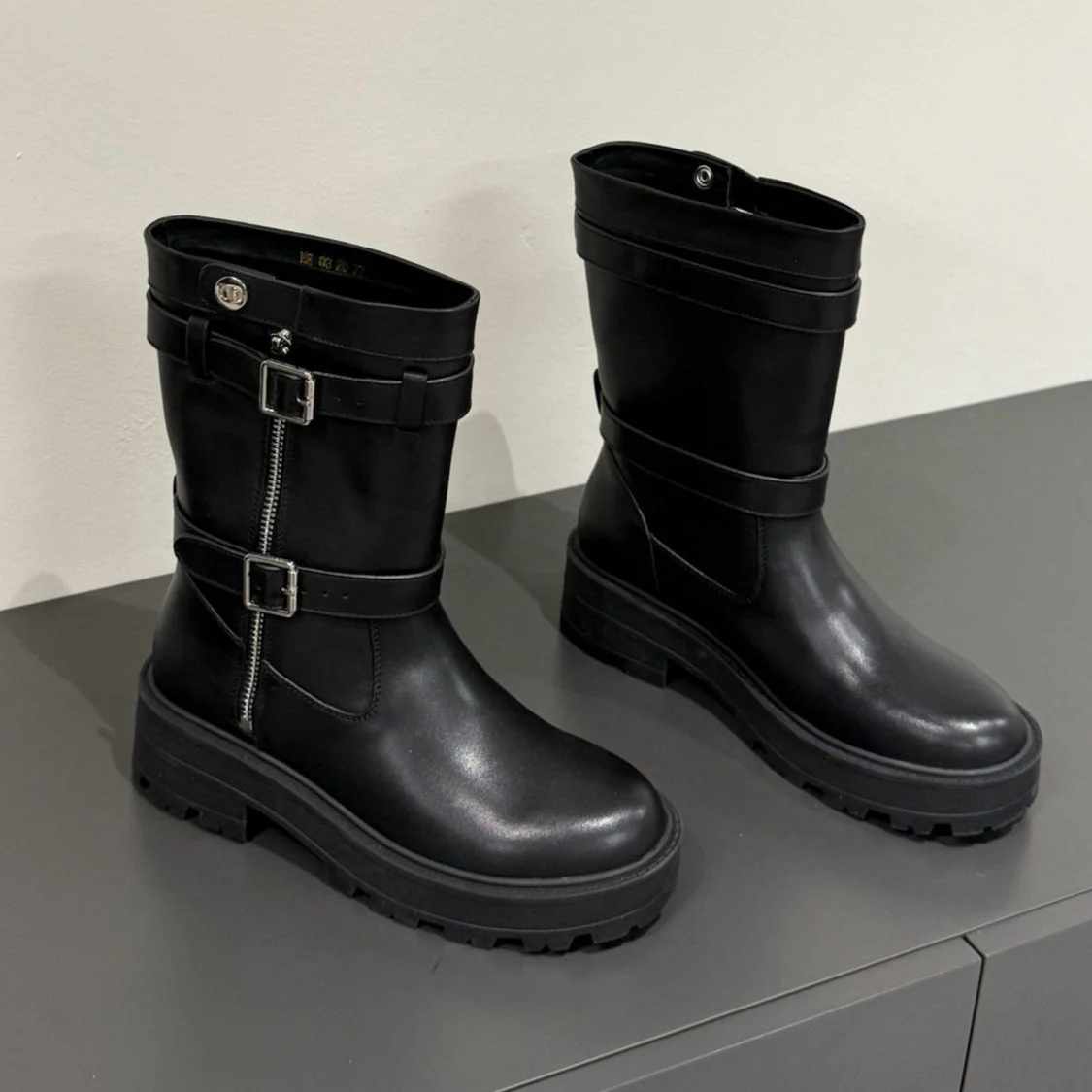 MAJOR ANKLE BOOT IN BLACK CALFSKIN