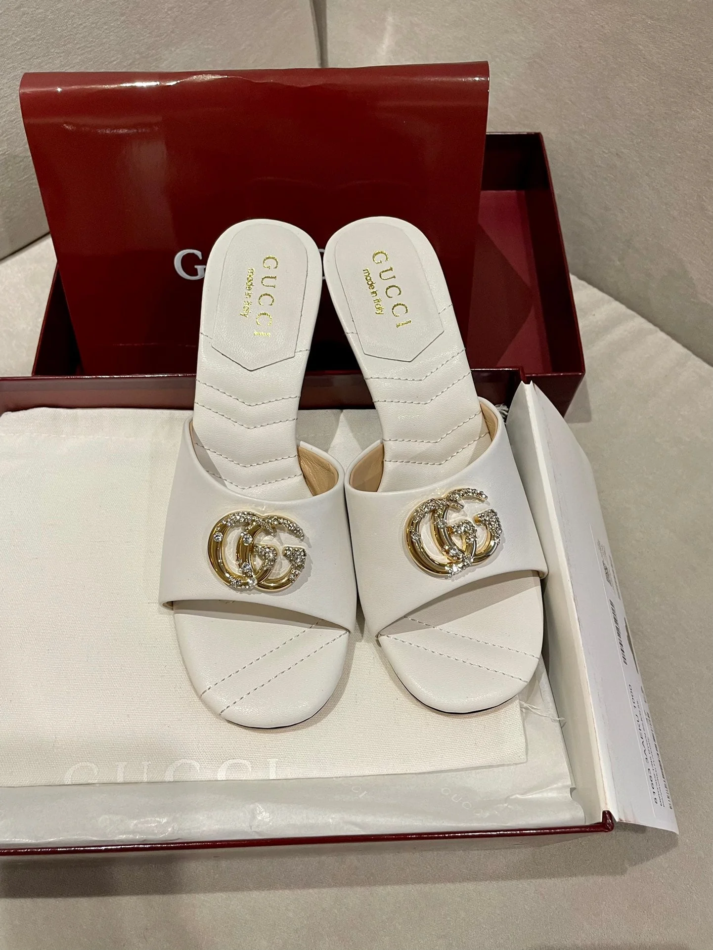 GG HIGH HEELS 70 IN WHITE LAMBSKIN GOLD HARDWARE WITH CRYSTALS