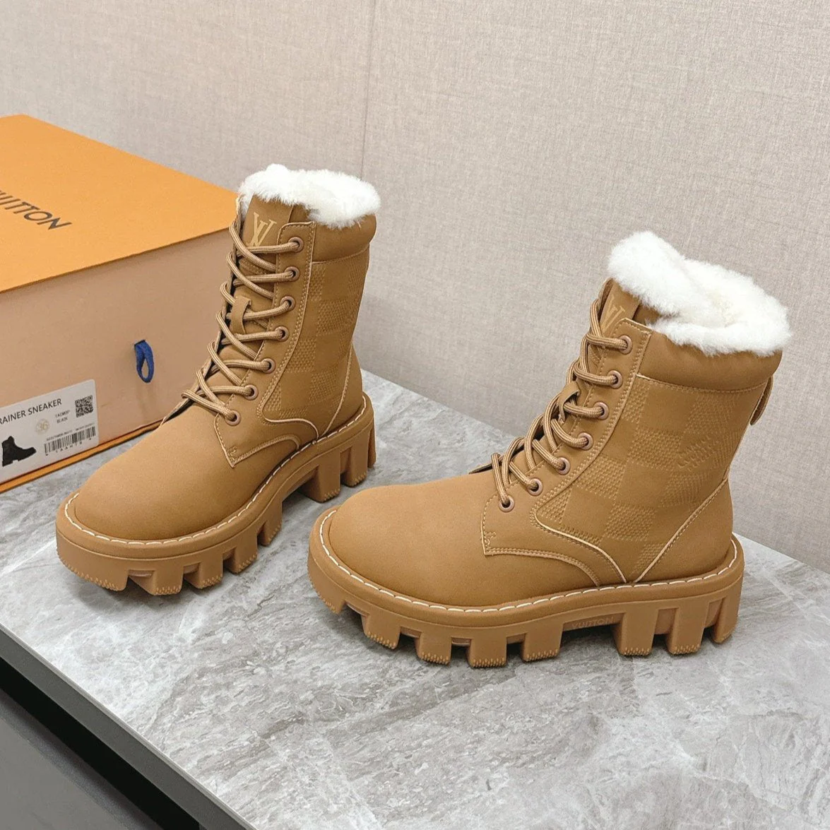 MARTIN ANKLE BOOTS IN PEANUT BROWN SUEDE AND WHITE SHEARLING LINING
