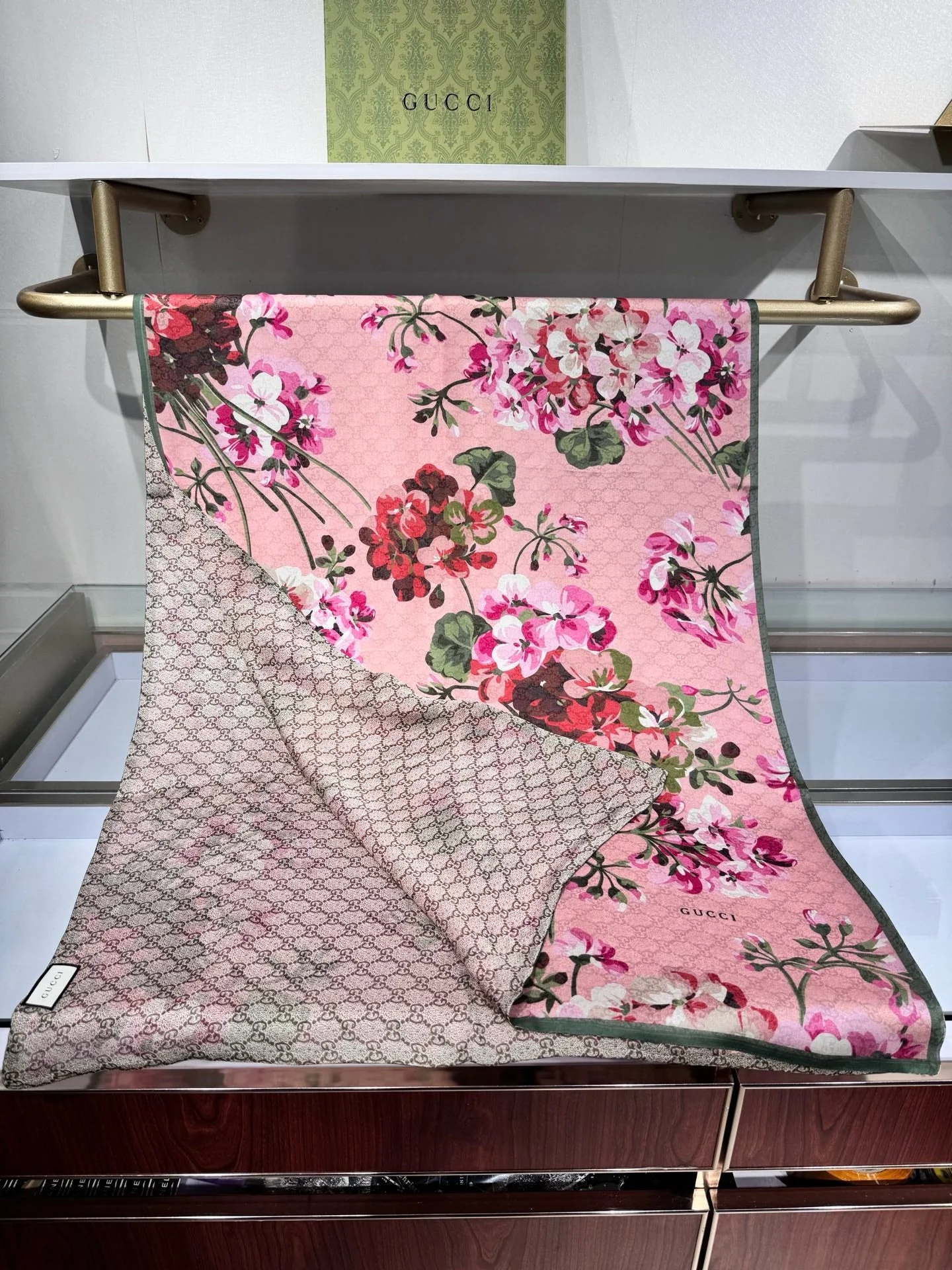 GUCCI 25S SCARF 180 IN SILK 737208