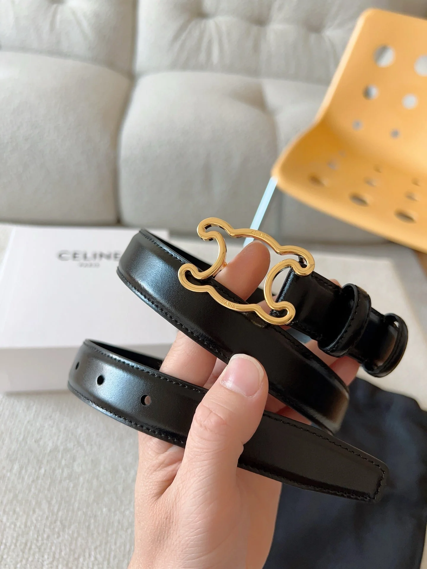 CELINE 25S TRIOMPHE BELT 25MM IN BLACK CALFSKIN GOLD HARDWARE 585790