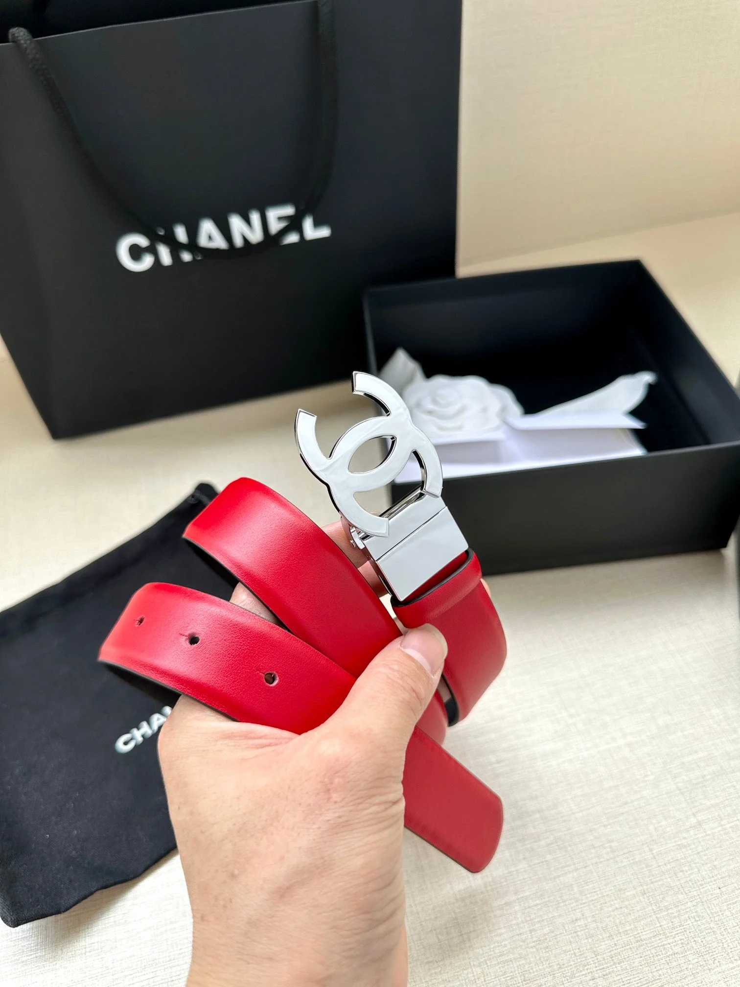 CC 30MM BELT IN CHERRY RED AND BLACK CALFSKIN WITH SILVER HARDWARE