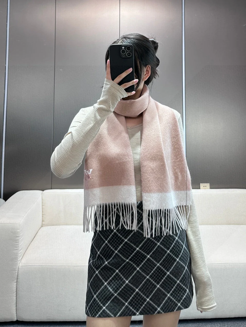 LV SCARF 180 CM IN CASHMERE 700795