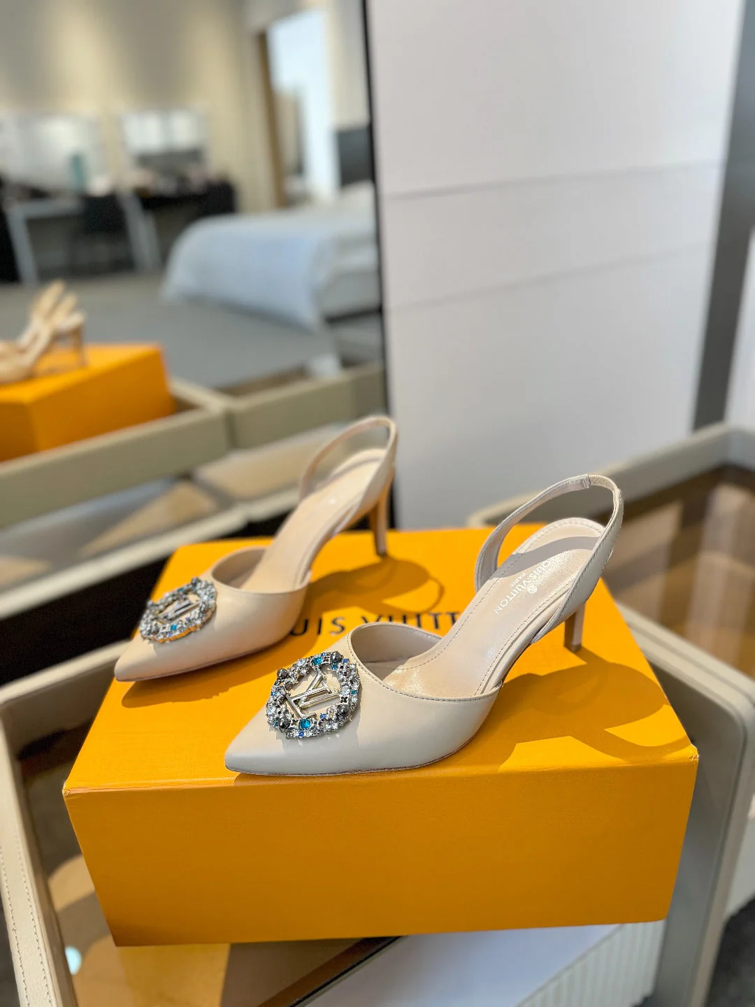 HIGH HEEL 75 MM SLINGBACK IN NUDE BEIGE CALFSKIN WITH CRYSTAL