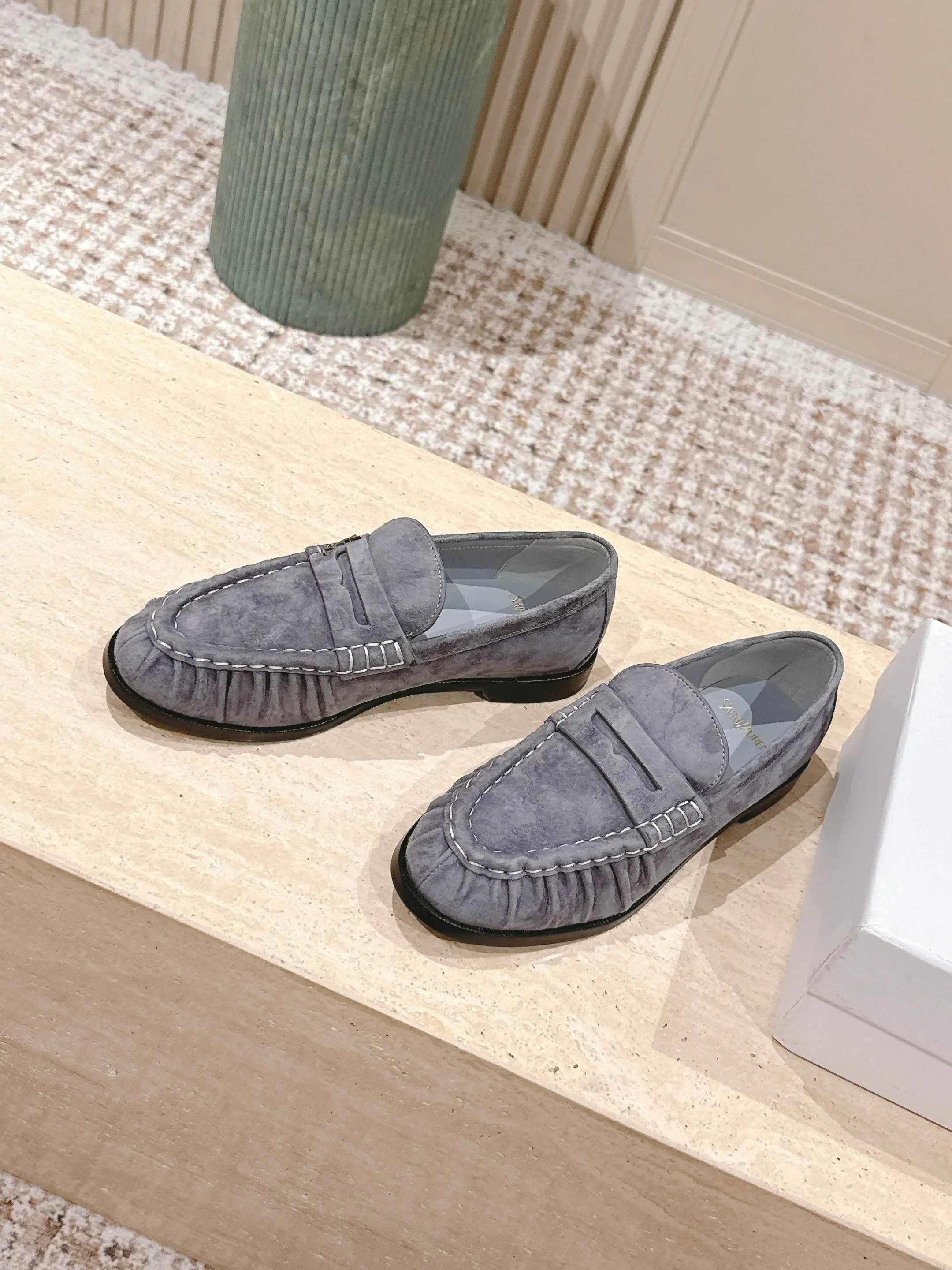 YSL 25S SAINT LAURENT LOAFERS IN GRAY SUEDE WITH SMALL LOGO