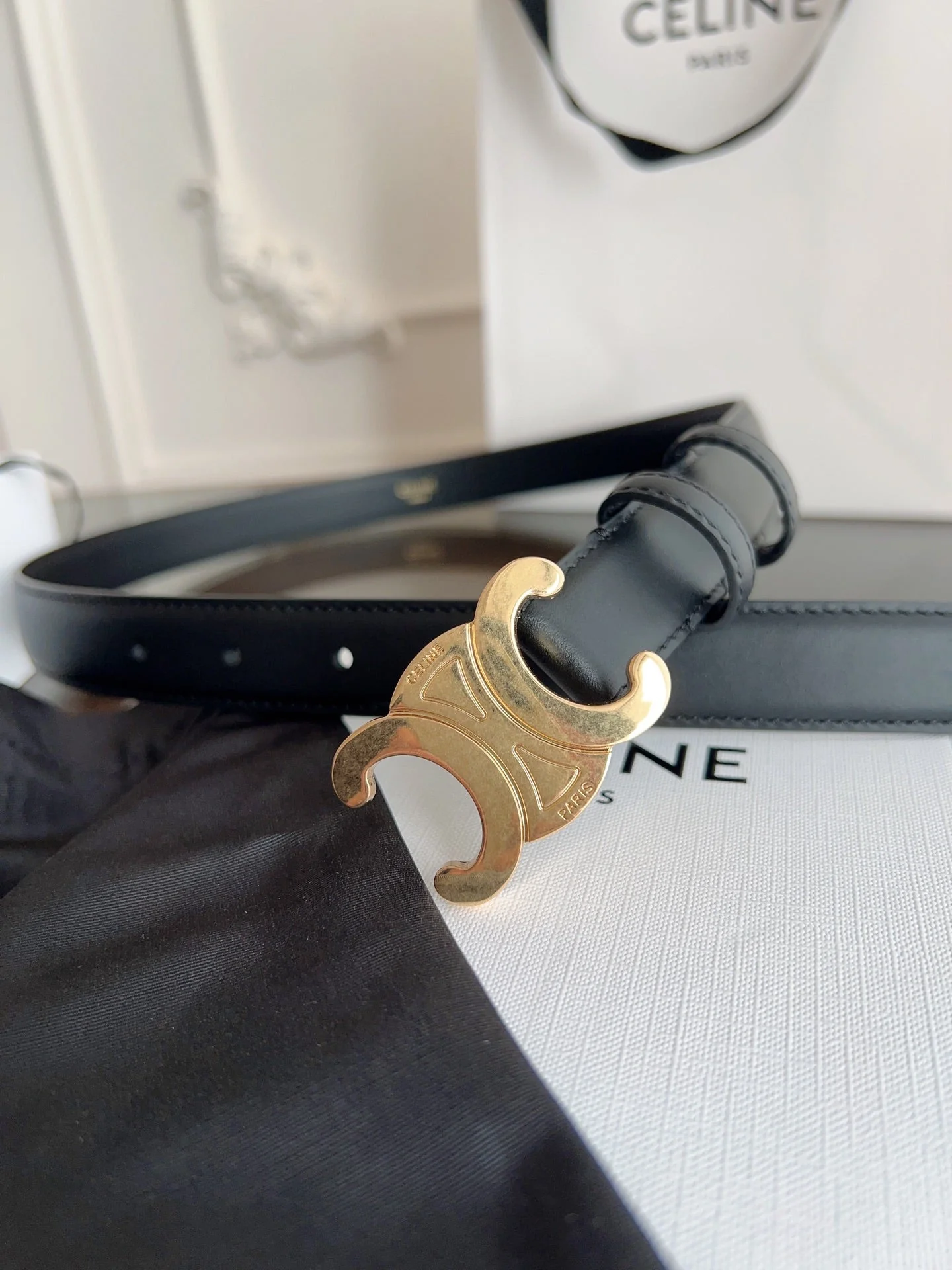 TRIOMPHE BELT 24MM IN BLACK CALFSKIN WITH GOLD BUCKLE