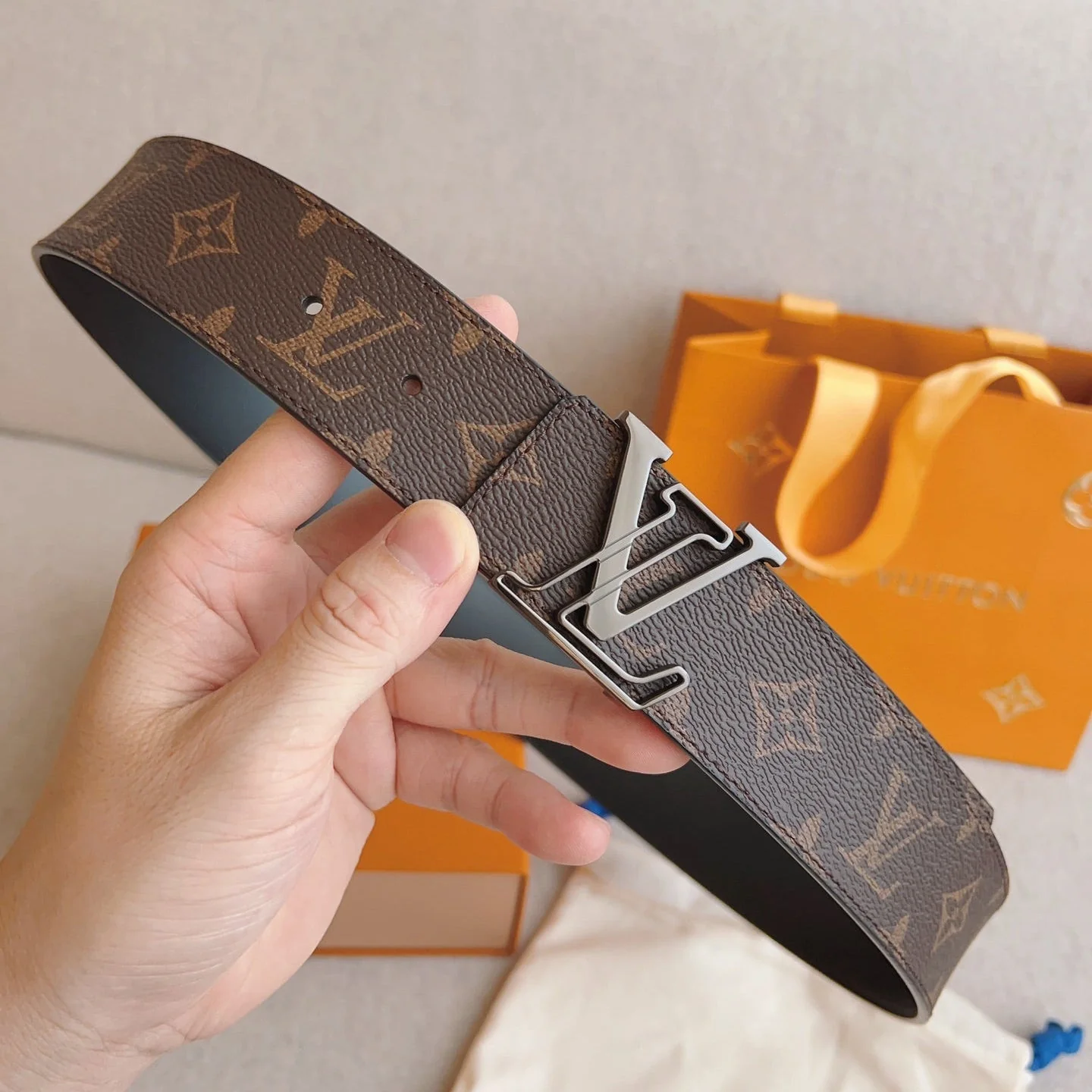 LV 25S BELT 40 MM IN BROWN CALFSKIN 593207